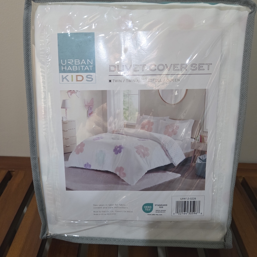 Twin Elle Floral Reversible Tufted Chenille Kids' Duvet Cover Set White/Purple